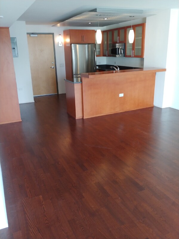 Building Photo - 255 N Sierra St