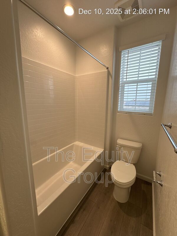 Building Photo - 1335 W Sedona Ave