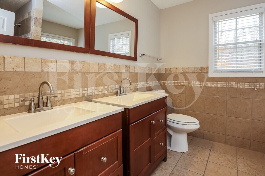 Building Photo - 861 Georgetown Dr