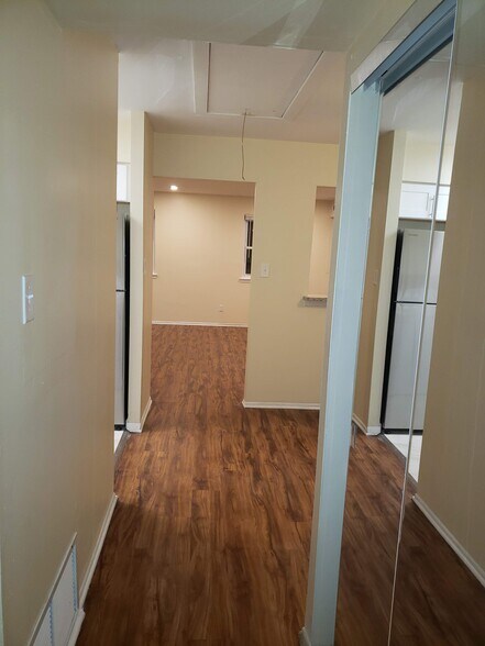 Hallway - 1115 Thomas Rd