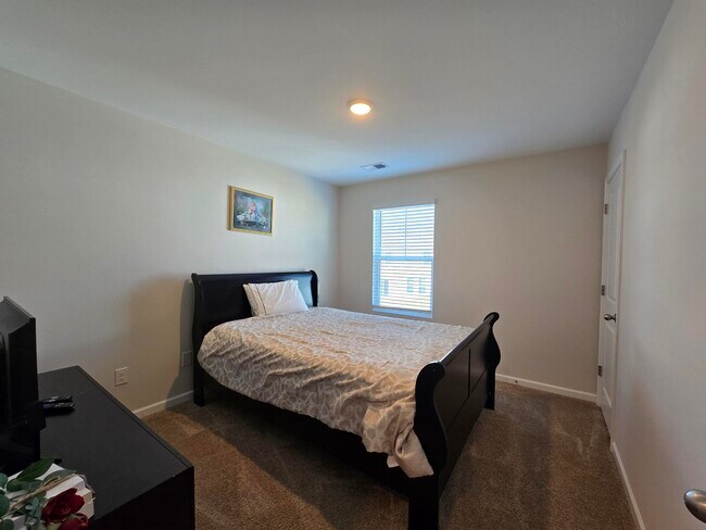 Building Photo - 1762 Camazay Dr