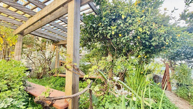 Building Photo - Charming Silver Terrace 3 Bedroom/1 BA SFH with Private Garden Oasis +Flex Bonus Room- AMSI