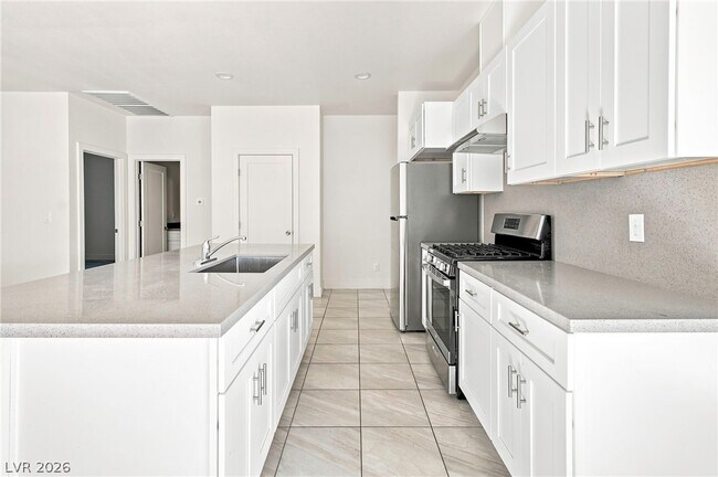 Building Photo - 4060 E Welter Ave