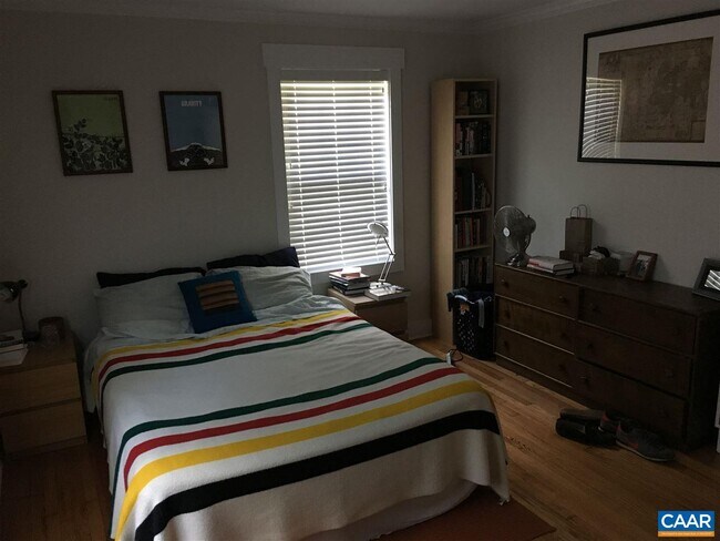 Building Photo - 718 McIntire Rd