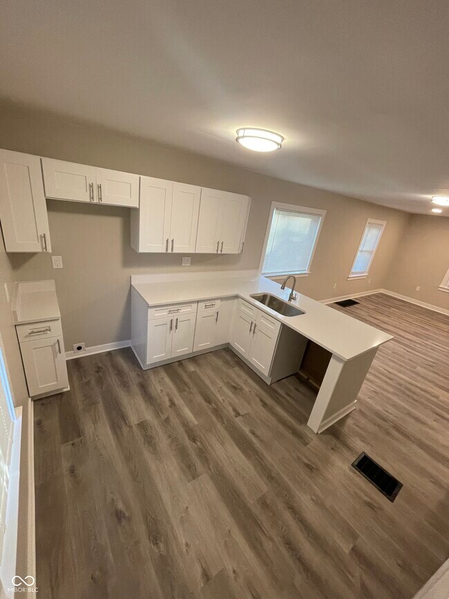 Building Photo - 41 Rosemere Ave