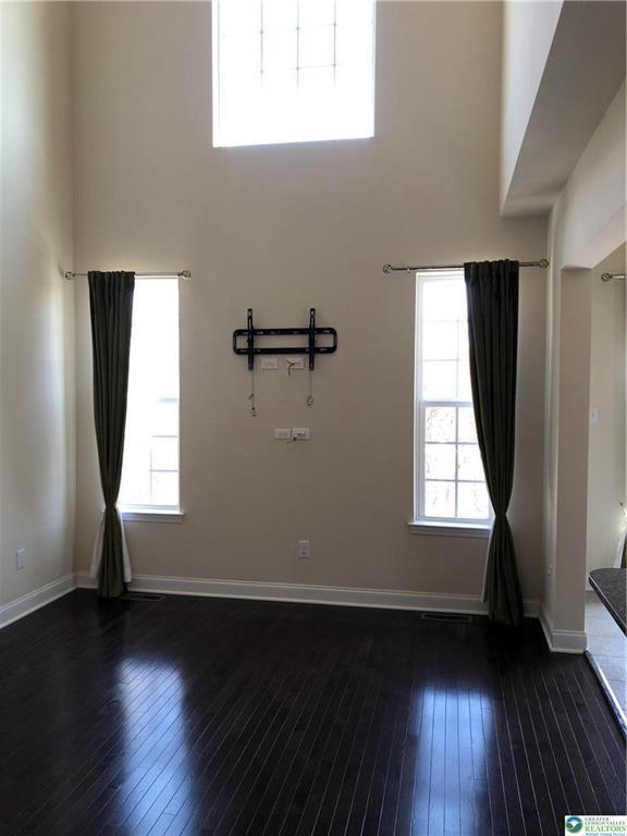 Building Photo - 6137 Valley Forge Dr