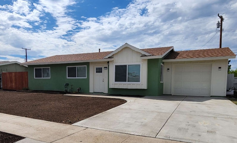 Primary Photo - 1327 Berkeley Dr