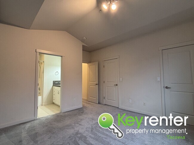 Building Photo - 2164 Yakima Ct