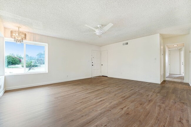 Building Photo - 913 Clay Ct