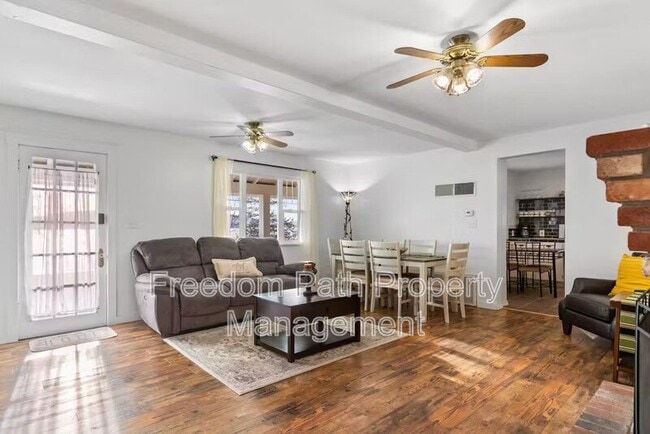 Building Photo - 43843 ID-200