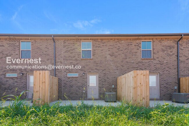 Building Photo - 1000 Henry Pl Blvd