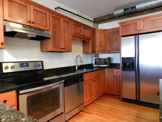 Building Photo - 505 Fay St