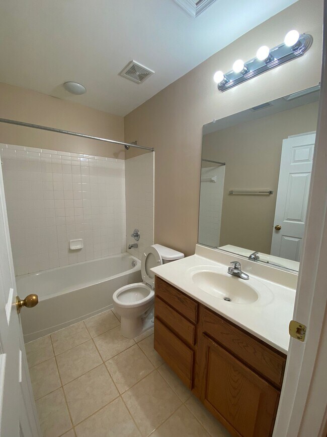 Building Photo - 1638 Benoli Ct