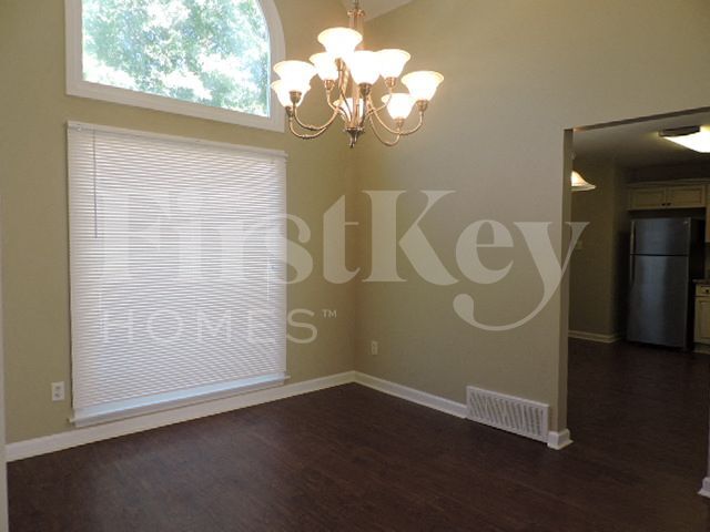 Building Photo - 828 Tropicana Dr E