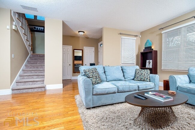 Building Photo - 570 Reed St SE