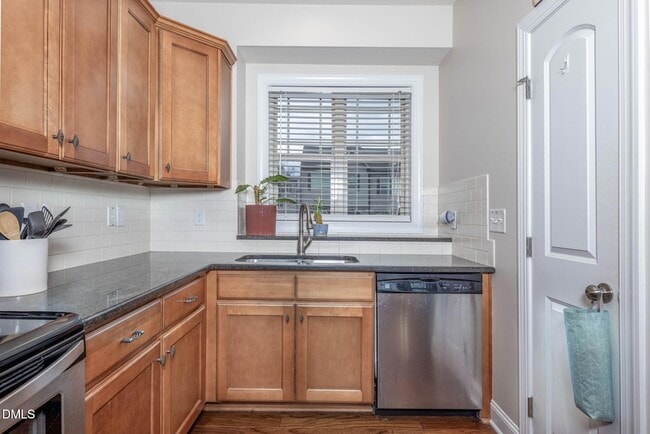 Building Photo - 2816 Piedmont River Way