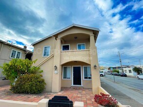 Building Photo - 464 Cortes St