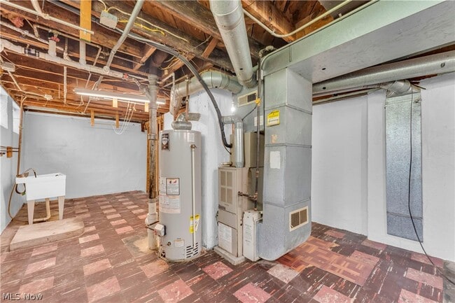 Building Photo - 735 E 256th St