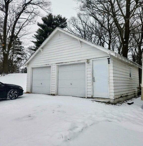 Building Photo - 230 Arlington Dr