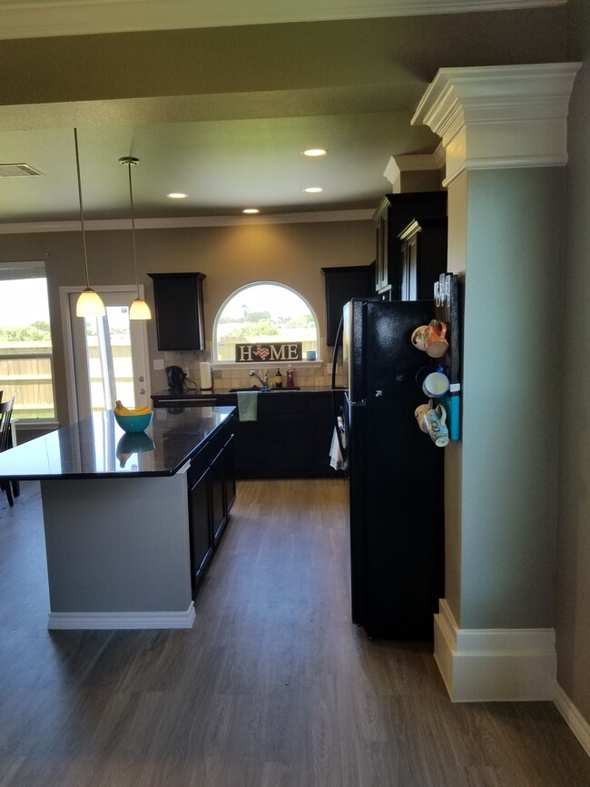 Building Photo - 8037 Pavo Real St