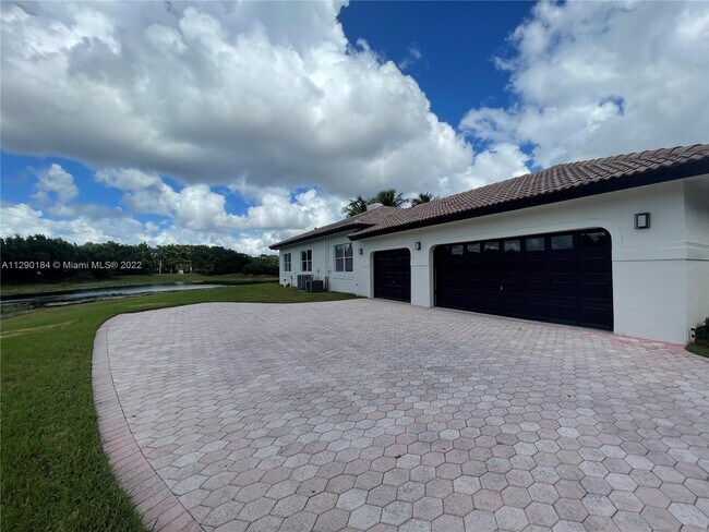 Building Photo - 3635 Park Ct