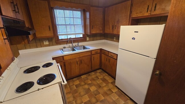 Building Photo - Southeast Columbia