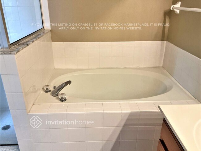 Building Photo - 206 Jessamine Dr