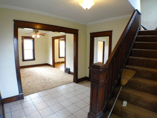 Building Photo - Nice Home in a Good Downtown Location with...