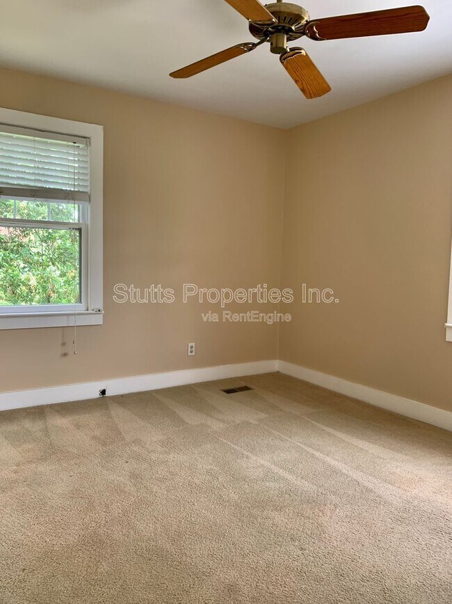 Building Photo - 1611 Southern Blvd