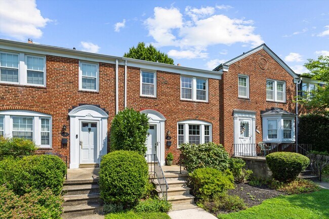 Building Photo - 218 Blenheim Rd