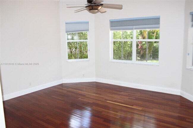 Building Photo - 1342 Crossbill Ct