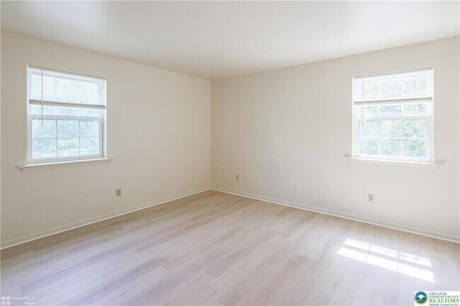 Building Photo - 1464 N Cedar Crest Blvd