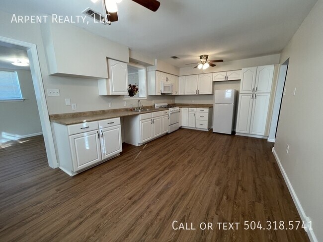 Building Photo - 1013 Cougar Dr