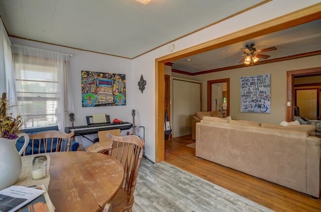 Building Photo - 2652 Milwaukee St