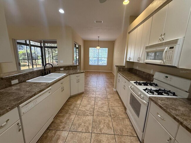 Building Photo - 5111 Ironsides Ct