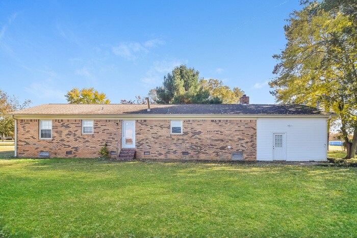 Building Photo - 212 Brady Dr