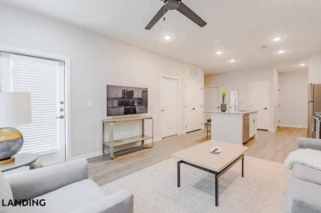 Building Photo - 1650 Harris Hill Rd