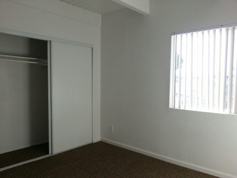 Building Photo - 1415 E Cruces St