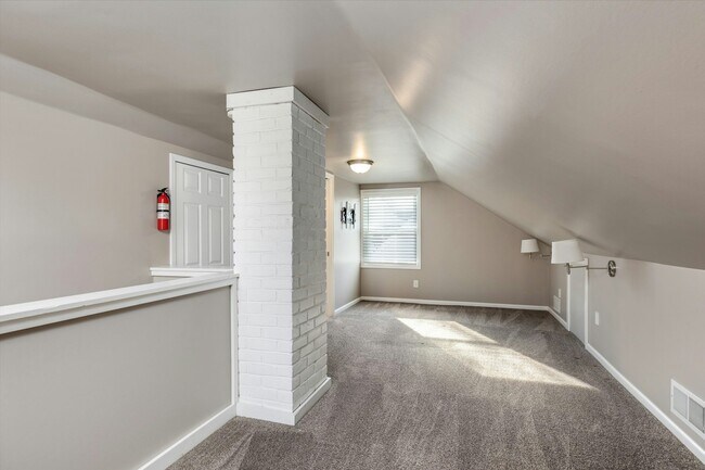 Building Photo - 1397 Leroy St