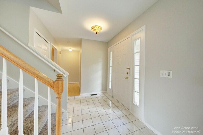 Building Photo - 3127 Dunwoodie Rd