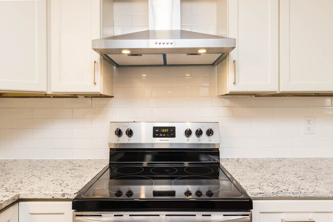 Building Photo - 5497 Archway Dr