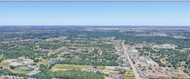 Building Photo - 19229 Pierce Dr