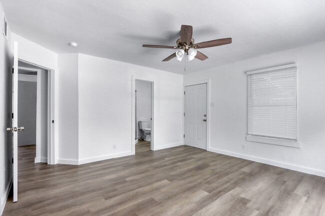 Building Photo - "Charming 3-Bedroom Sanctuary on Buckingha...