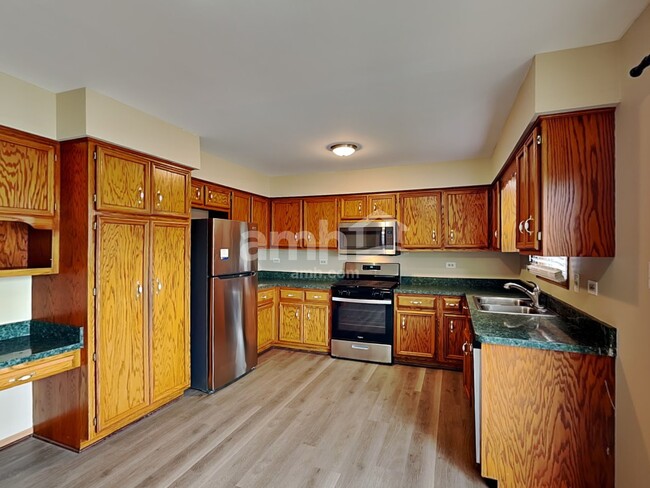 Building Photo - 204 Brink Dr