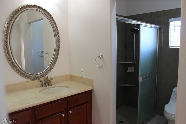 Building Photo - 733 Chase Tree St