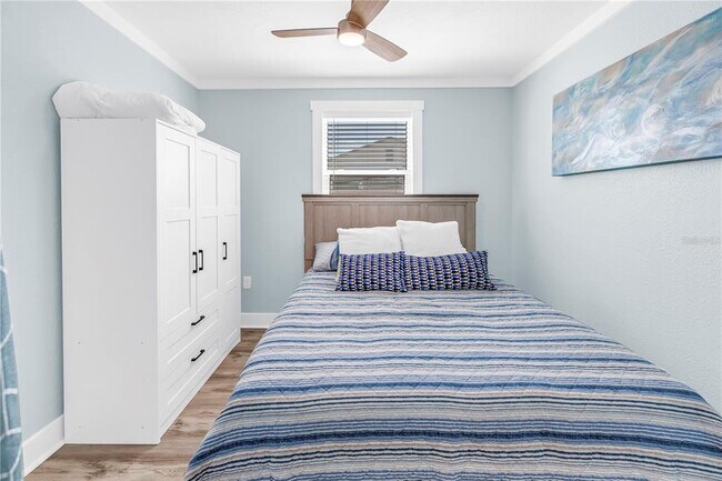 Building Photo - 6892 Gulf Winds Dr