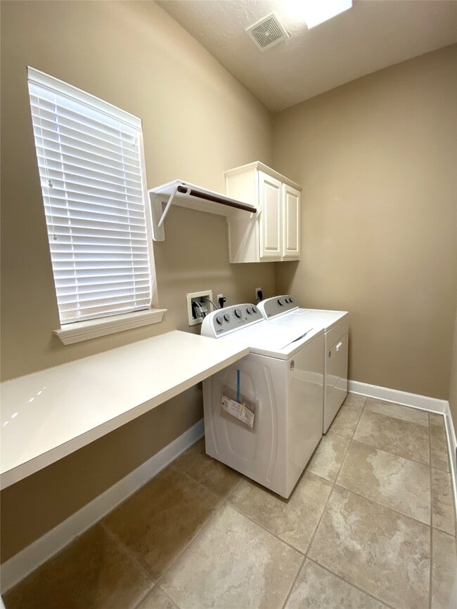 Building Photo - 21419 Delta Spring Ln
