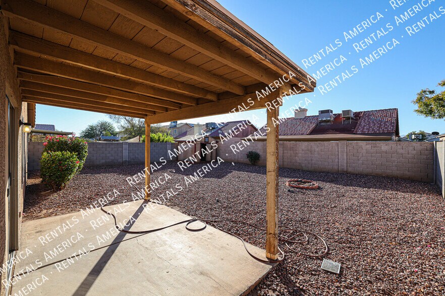 Building Photo - 9067 W Yale St