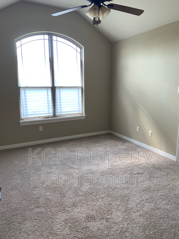 Building Photo - 6105 Red Cedar Cir