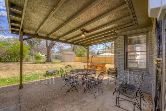 Building Photo - 1636 Whitewater Rd